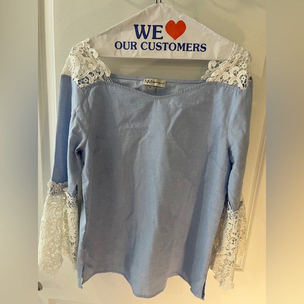 Nieman  Marcus cotton top with lace shoulder details , sleeves , perfect fit cur